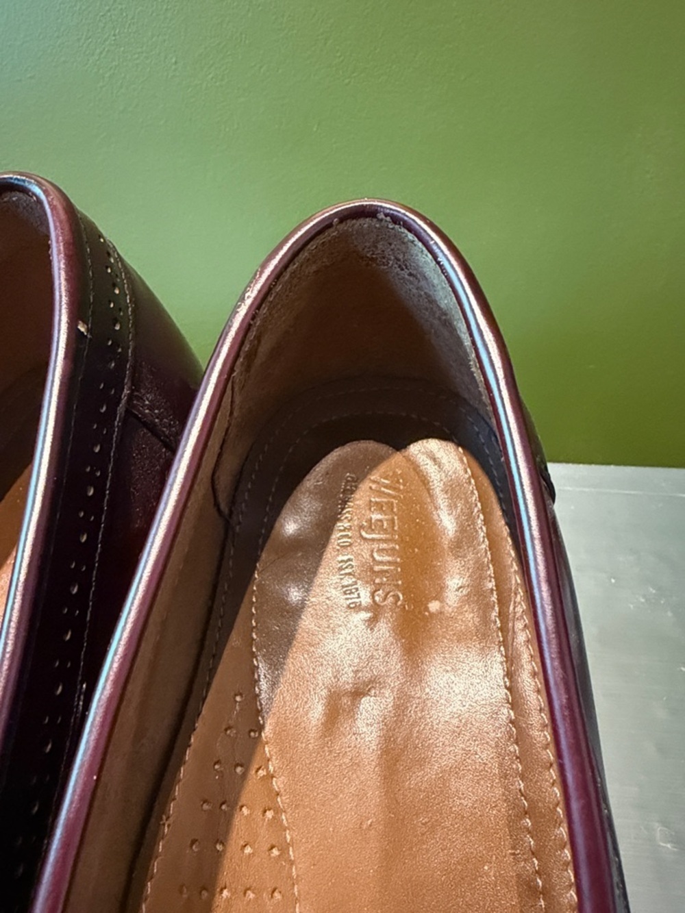 Men's Weejuns Tassel Penny Loafers in Burgundy - Picture 2 of 10